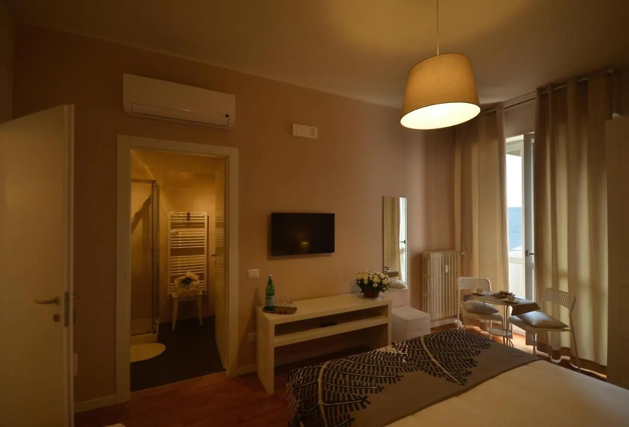 B&B Room Italy Bergamo 2*,  Italy